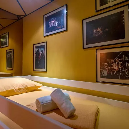 Boombar Apartment